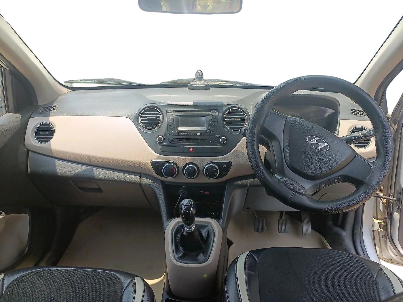 2013 Hyundai Grand i10 SPORTZ 1.1 CRDI, Diesel, Manual, 79,066 km, interior