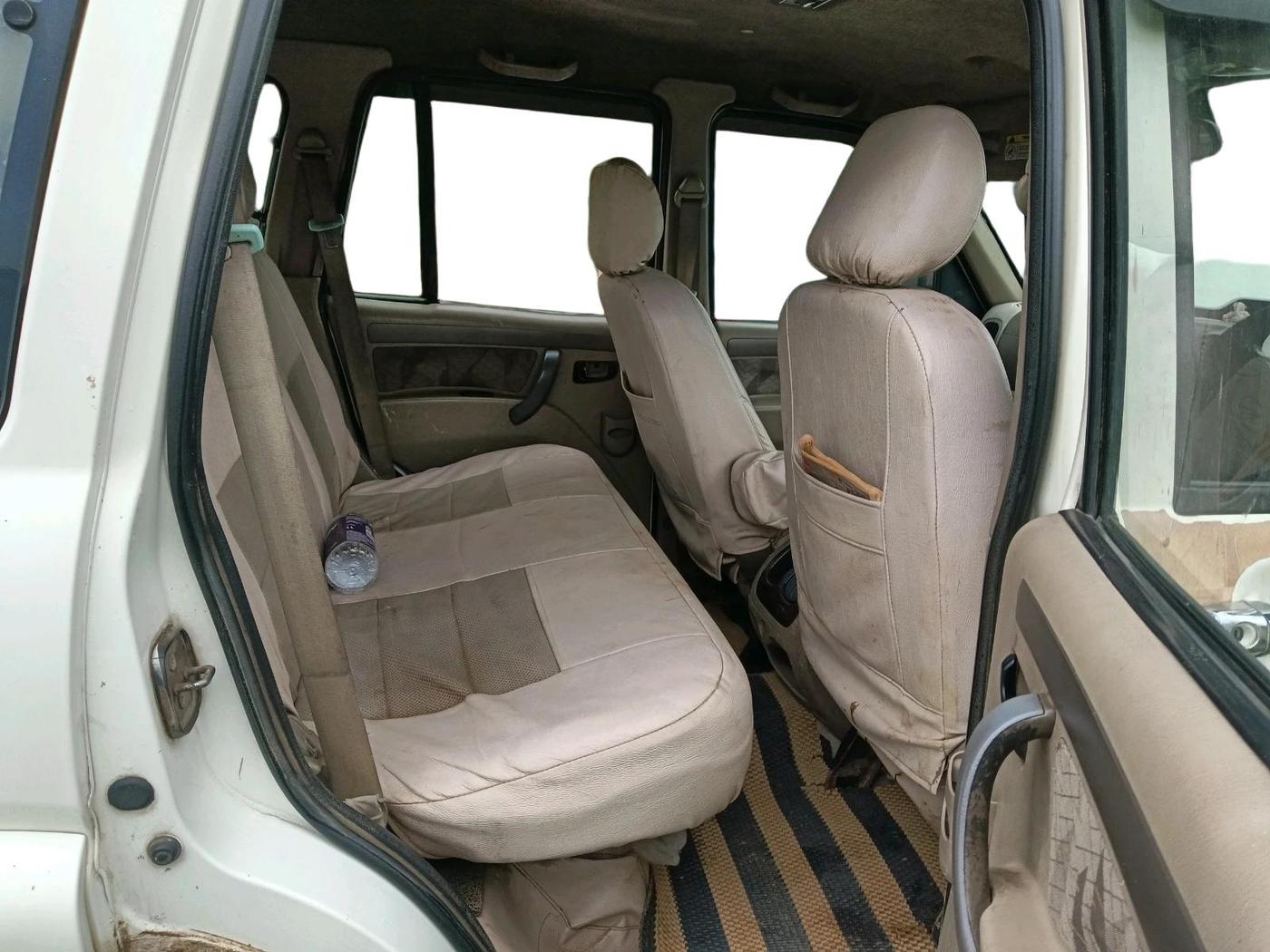 2014 Mahindra Scorpio VLX 2WD BS-III, Diesel, Manual, 1,99,396 km, interior