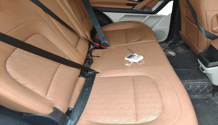 2025 Tata Safari ADVENTURE PLUS AT, Diesel, Automatic, 14,935 km, interior