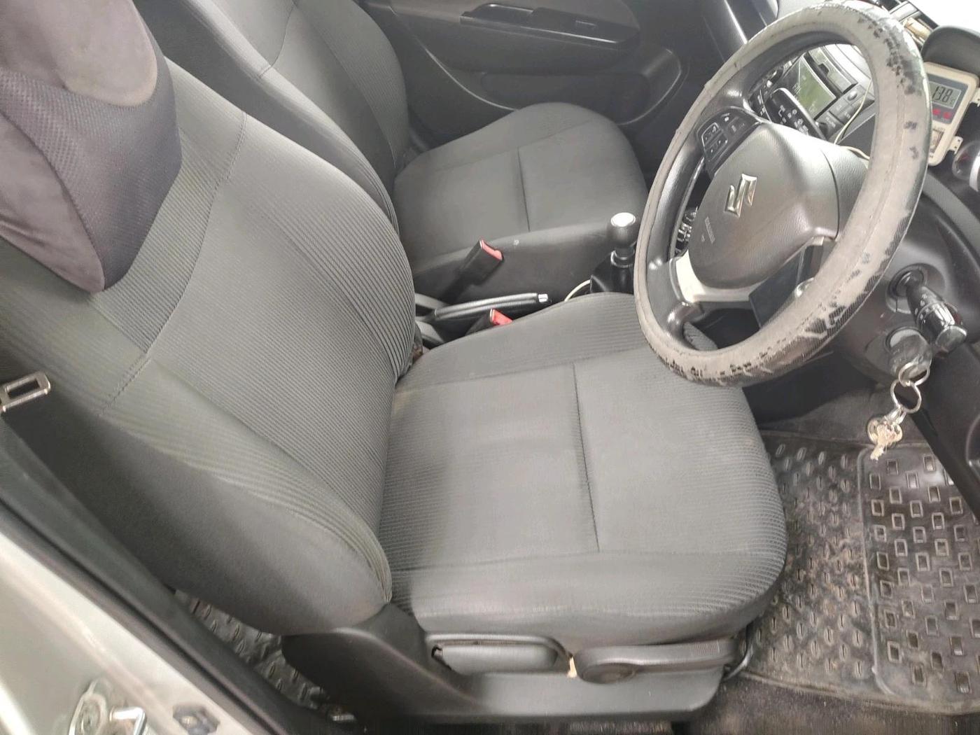 2011 Maruti Swift ZXI, Petrol, Manual, 77,481 km, interior