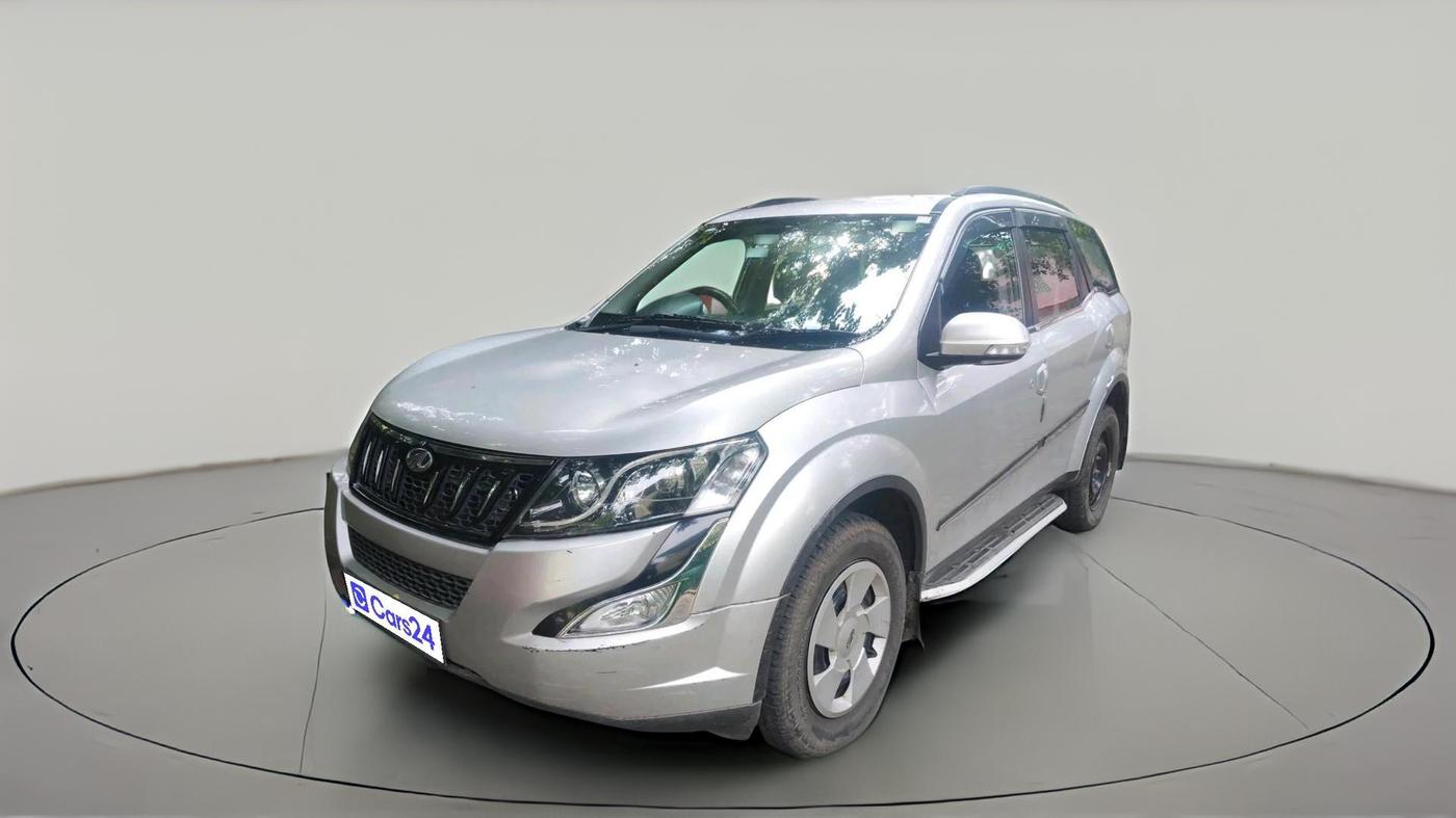 2017 Mahindra XUV500 W6 AT 1.99, Diesel, Automatic, 88,897 km, exterior