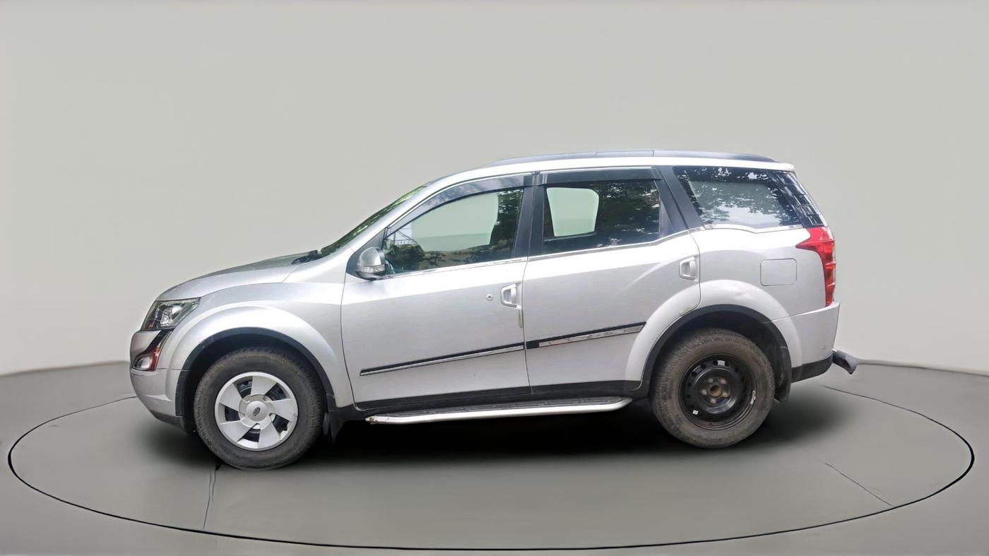 2017 Mahindra XUV500 W6 AT 1.99, Diesel, Automatic, 88,897 km, exterior