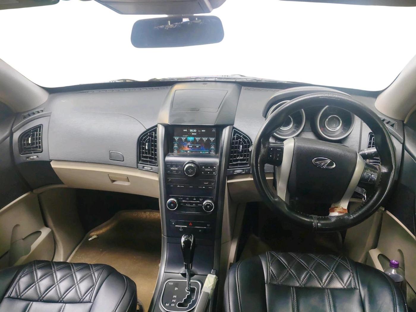 2017 Mahindra XUV500 W6 AT 1.99, Diesel, Automatic, 88,897 km, interior