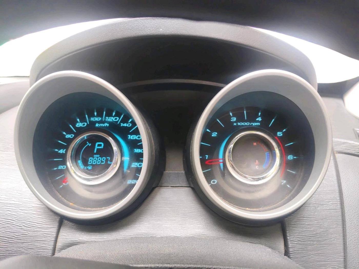 2017 Mahindra XUV500 W6 AT 1.99, Diesel, Automatic, 88,897 km, interior
