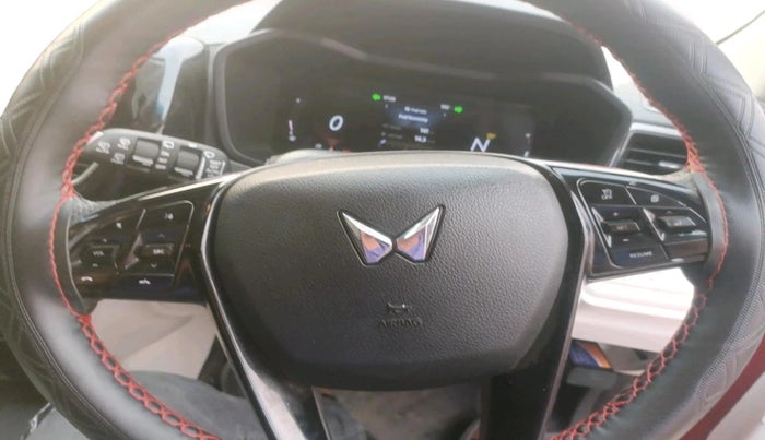 2024 Mahindra XUV 3XO AX5L 1.2 TGDi, Petrol, Manual, 35,344 km, interior