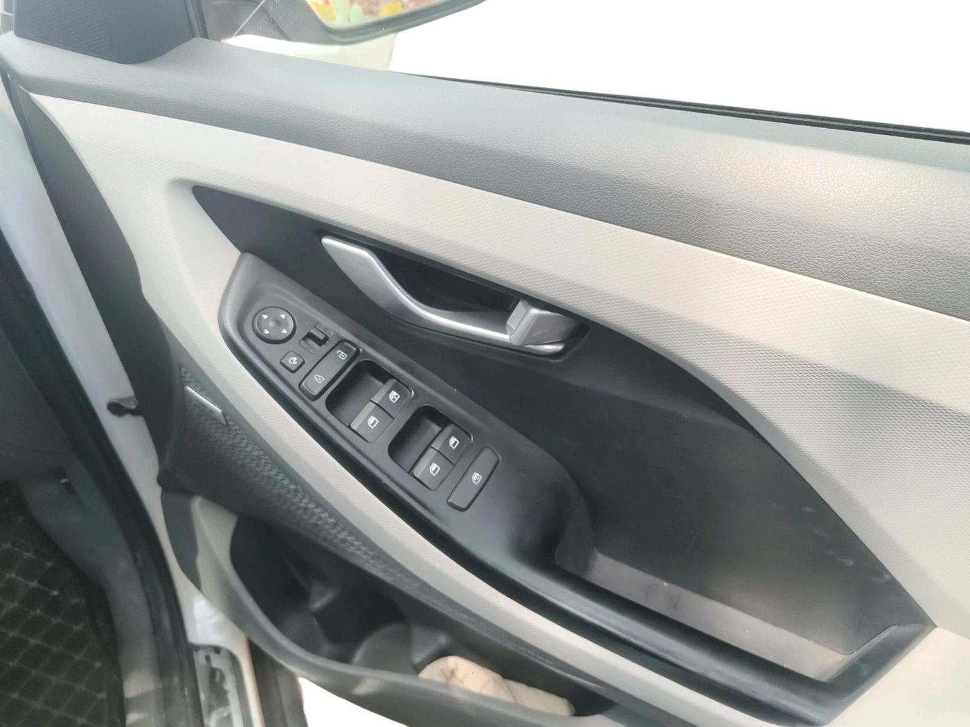 2024 Hyundai Creta SX (O) 1.5 PETROL, Petrol, Manual, 6,877 km, interior