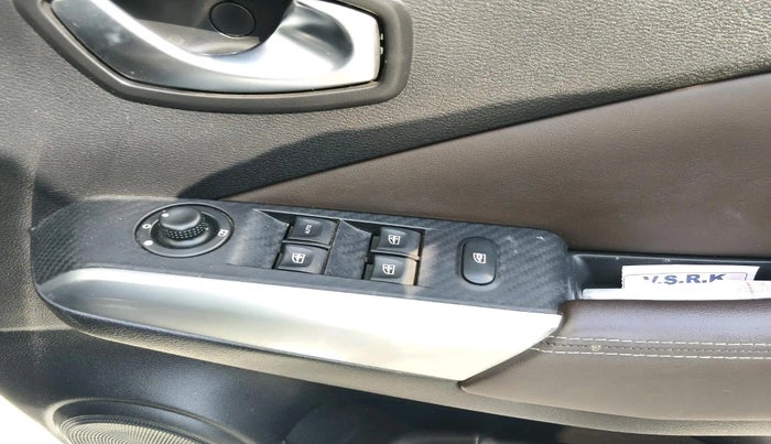 2020 Nissan Kicks XV PREMIUM (O) TURBO 1.3 DUAL TONE, Petrol, Manual, 81,693 km, interior