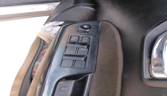 2015 Maruti Swift VDI, Diesel, Manual, 1,80,000 km, interior