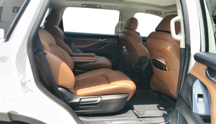 2024 MG GLOSTER SAVVY 2.0 TURBO 6 STR 2WD, Diesel, Automatic, 22,670 km, interior