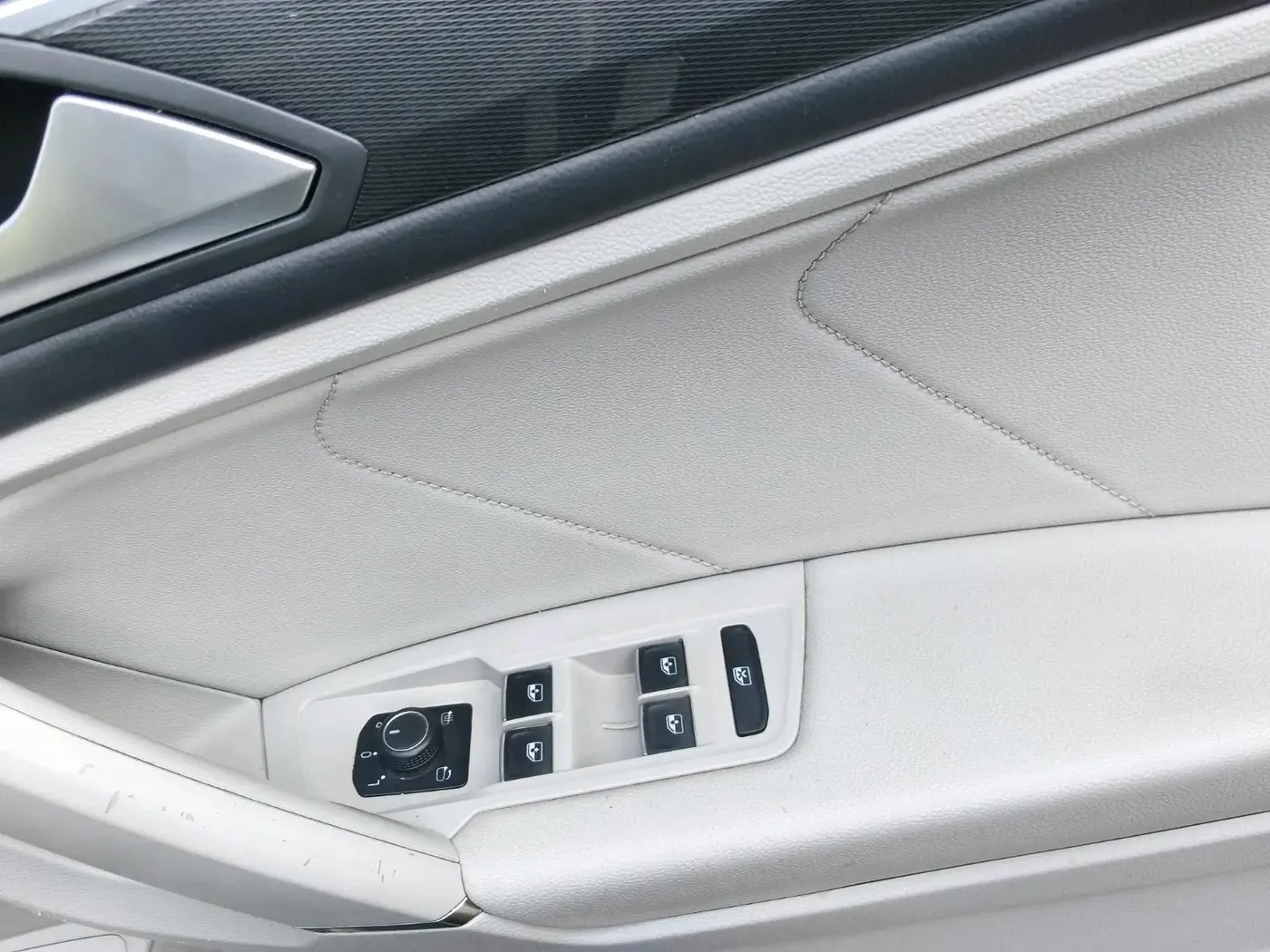 2019 Volkswagen TIGUAN ALL SPACE 2.0 TSI, Petrol, Automatic, 1,16,266 km, interior