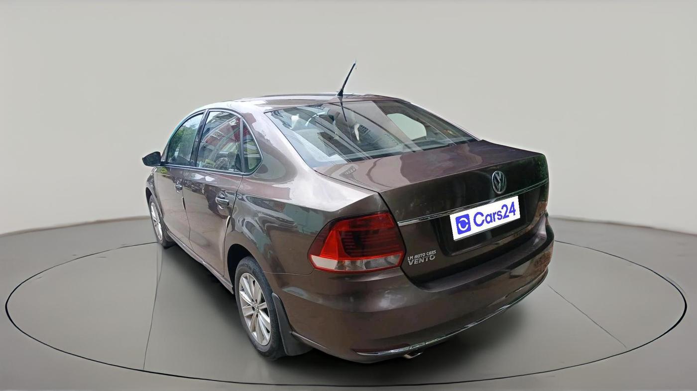 2017 Volkswagen Vento HIGHLINE PLUS 1.5 16 ALLOY, Diesel, Manual, 1,07,345 km, exterior