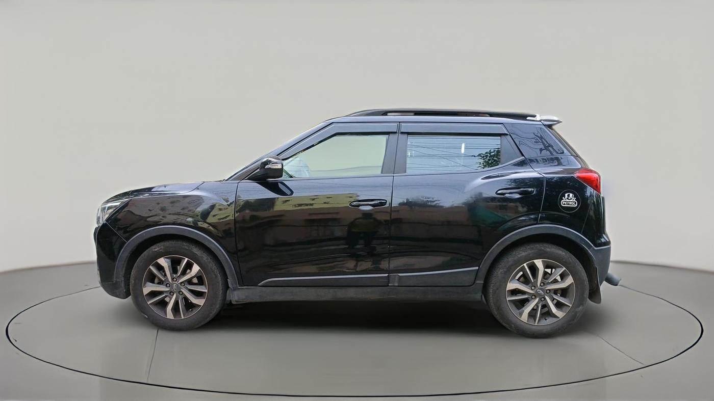 2021 Mahindra XUV300 W8 (O) 1.2 PETROL, Petrol, Manual, 1,02,854 km, exterior