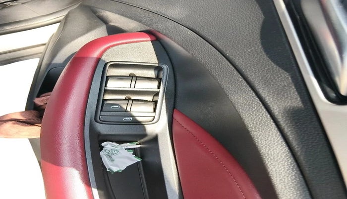 2022 MG ASTOR SAVVY 1.5 CVT S RED, Petrol, Automatic, 1,20,532 km, interior