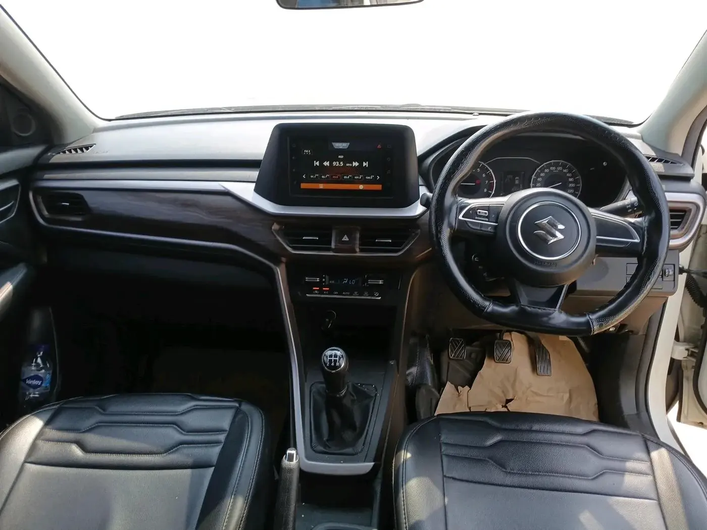 2024 Maruti BREZZA VXI, Petrol, Manual, 75,000 km, interior