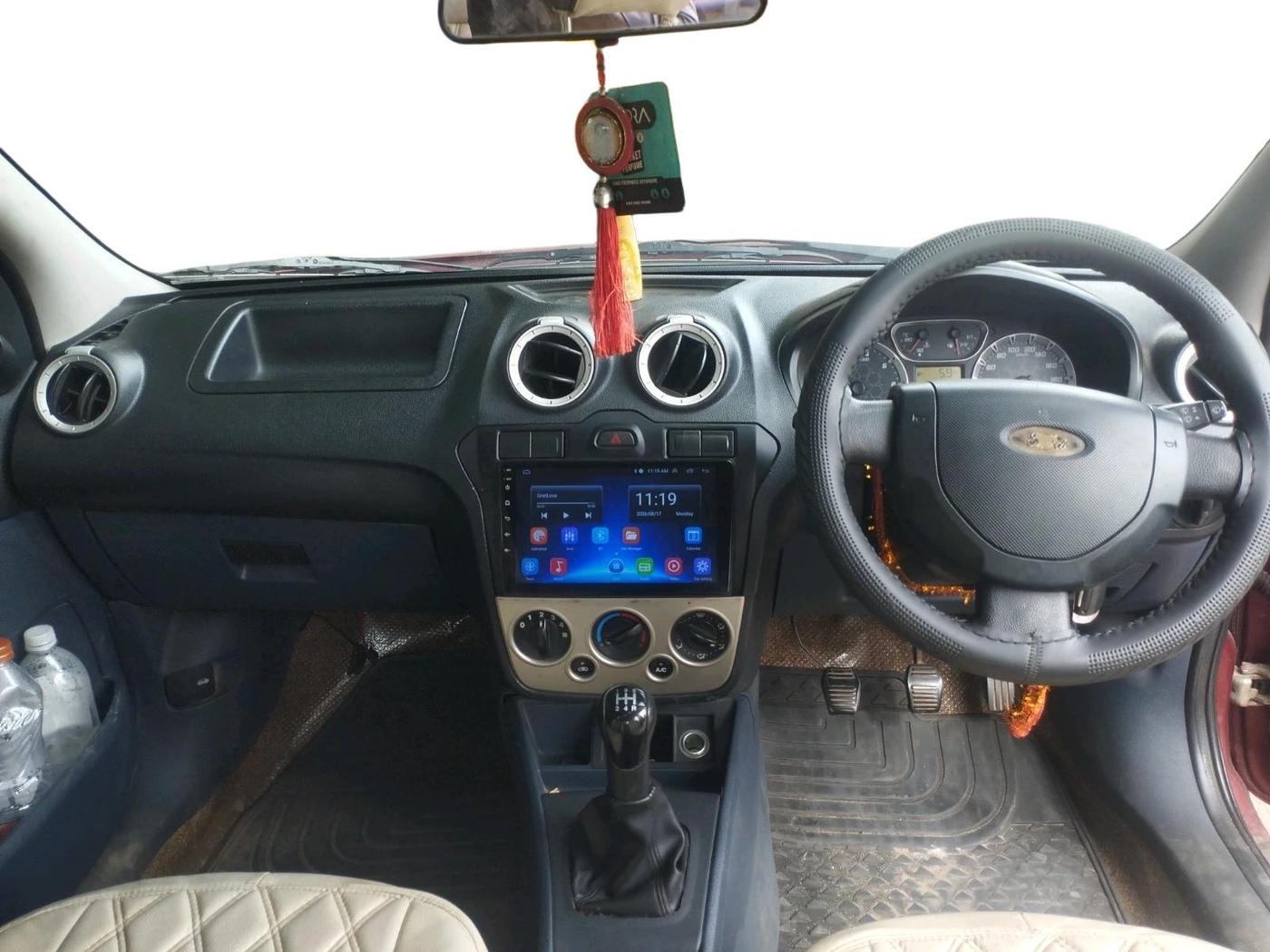 2013 Ford Classic 1.6 DURATEC LXI, Petrol, Manual, 1,28,990 km, interior
