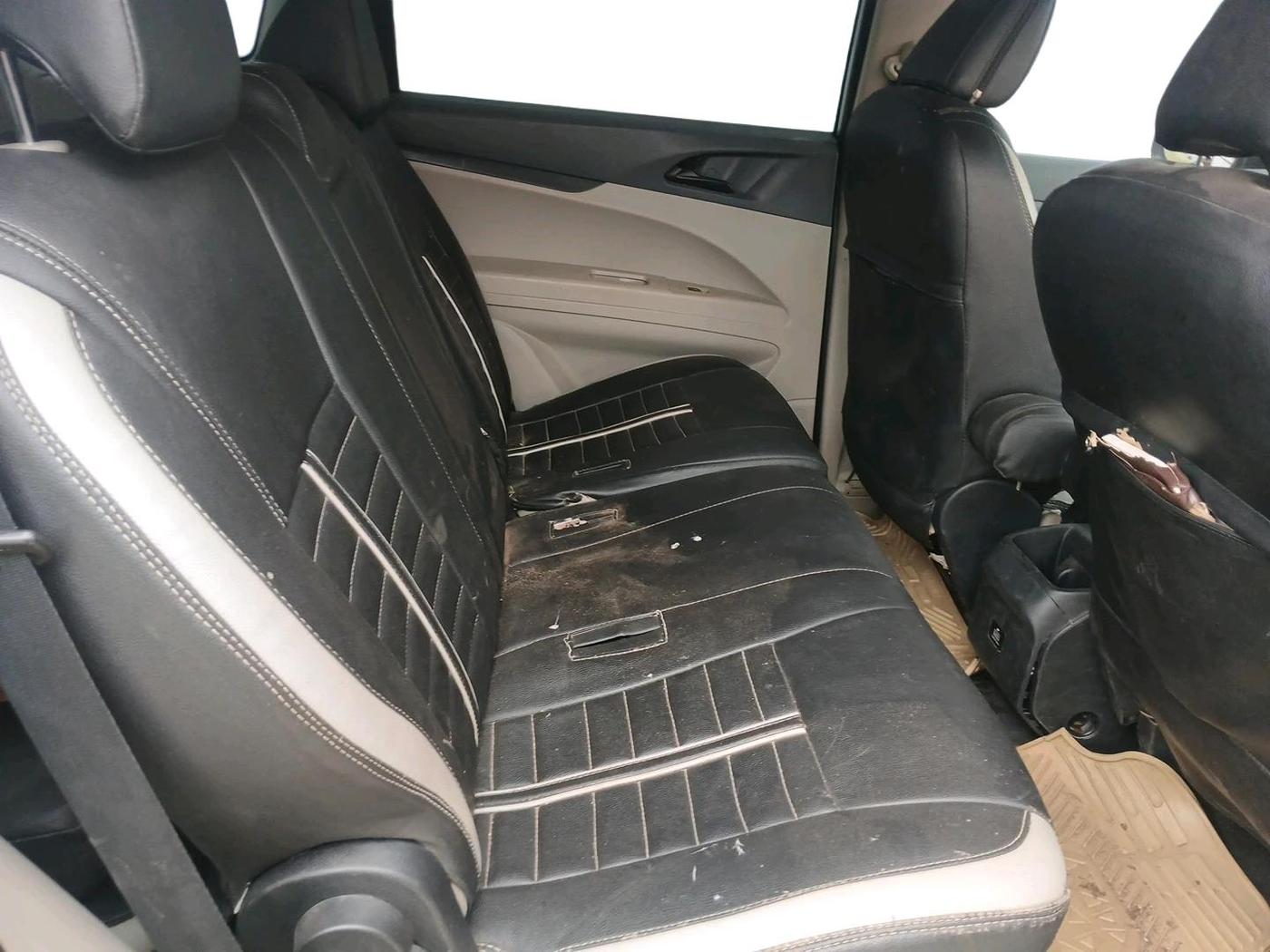 2019 Mahindra MARAZZO M2 8 STR, Diesel, Manual, 2,31,184 km, interior
