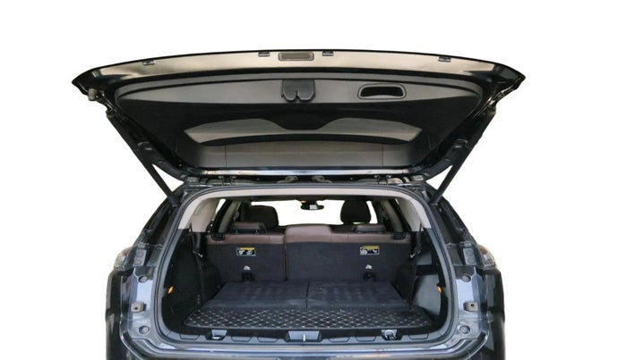 2022 Jeep MERIDIAN LIMITED (O) 4X2 AT, Diesel, Automatic, 1,21,550 km, exterior