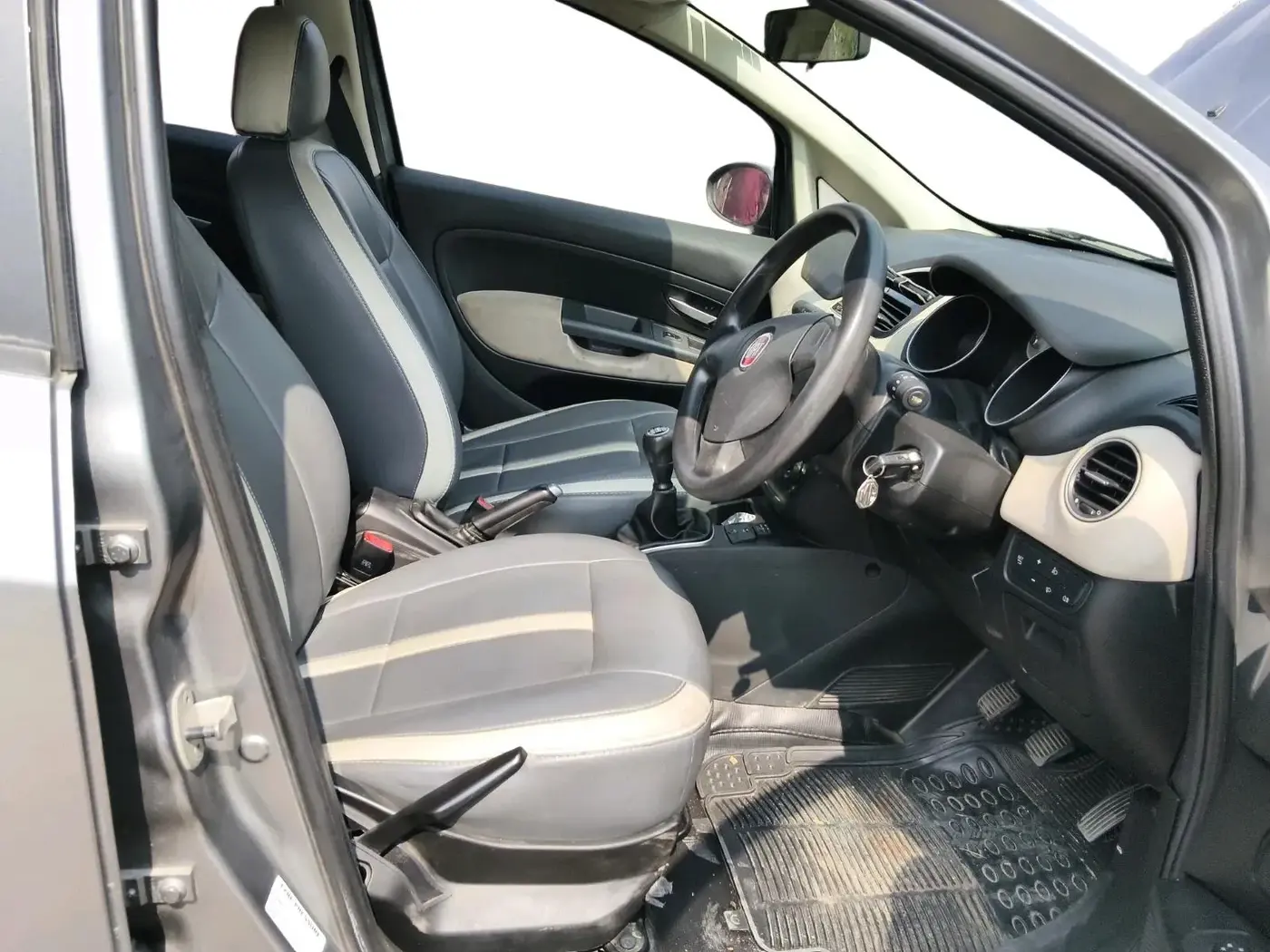 2015 Fiat Punto EVO DYNAMIC 1.2, CNG, Manual, 86,064 km, interior