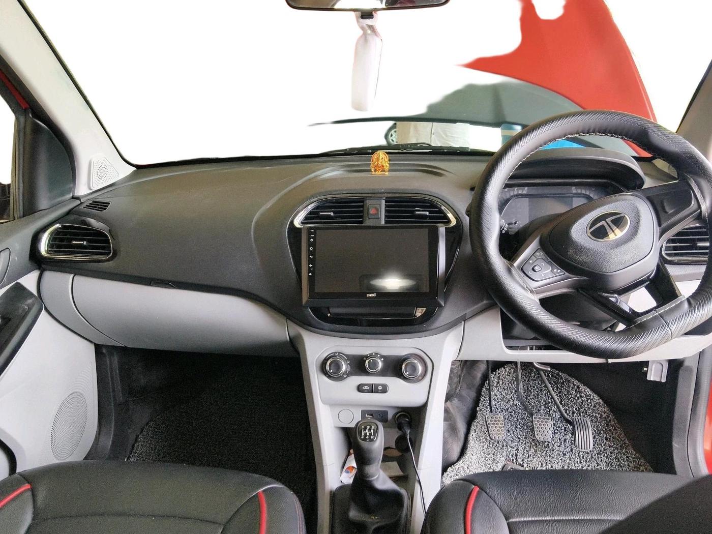 2024 Tata Tiago XT PETROL, Petrol, Manual, 23,295 km, interior