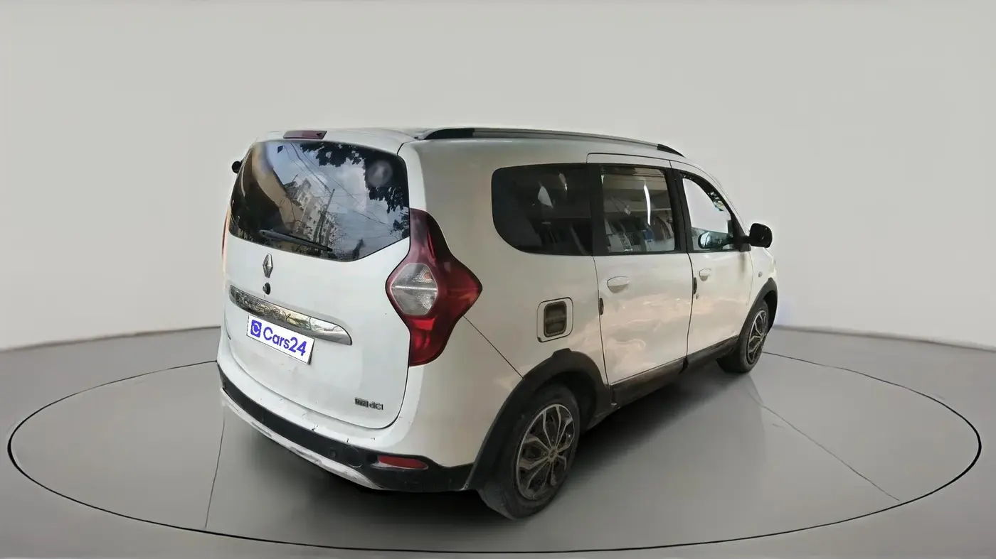 2015 Renault Lodgy 110 PS RXZ, Diesel, Manual, 1,65,222 km, exterior