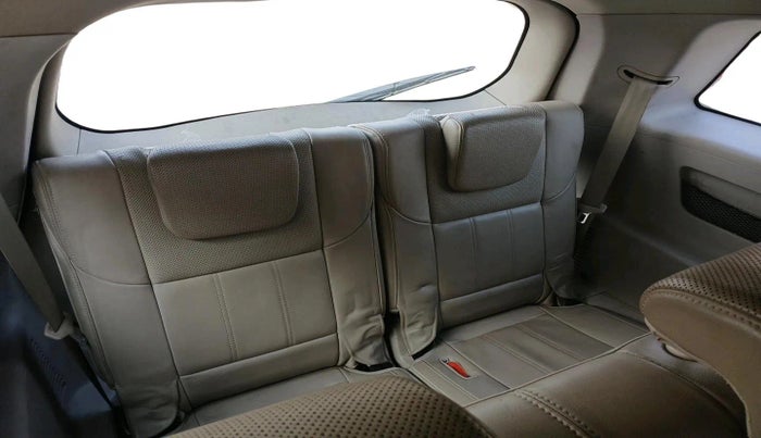 2016 Mahindra XUV500 W10 1.99, Diesel, Manual, 1,08,288 km, interior