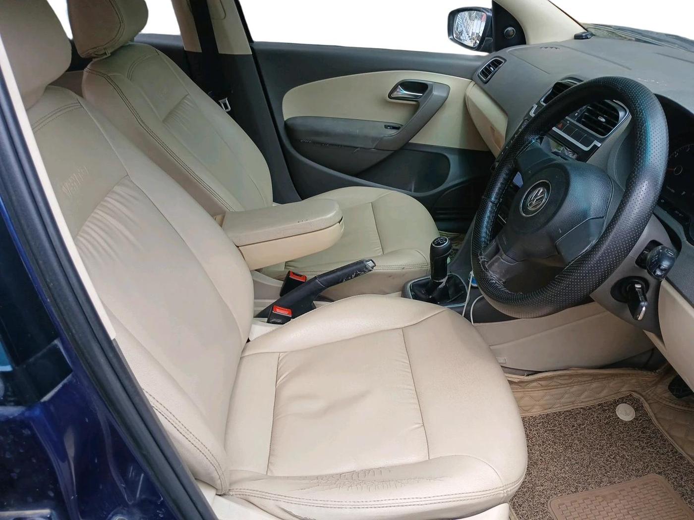 2011 Volkswagen Vento HIGHLINE 1.6 MPI, Petrol, Manual, 99,093 km, interior