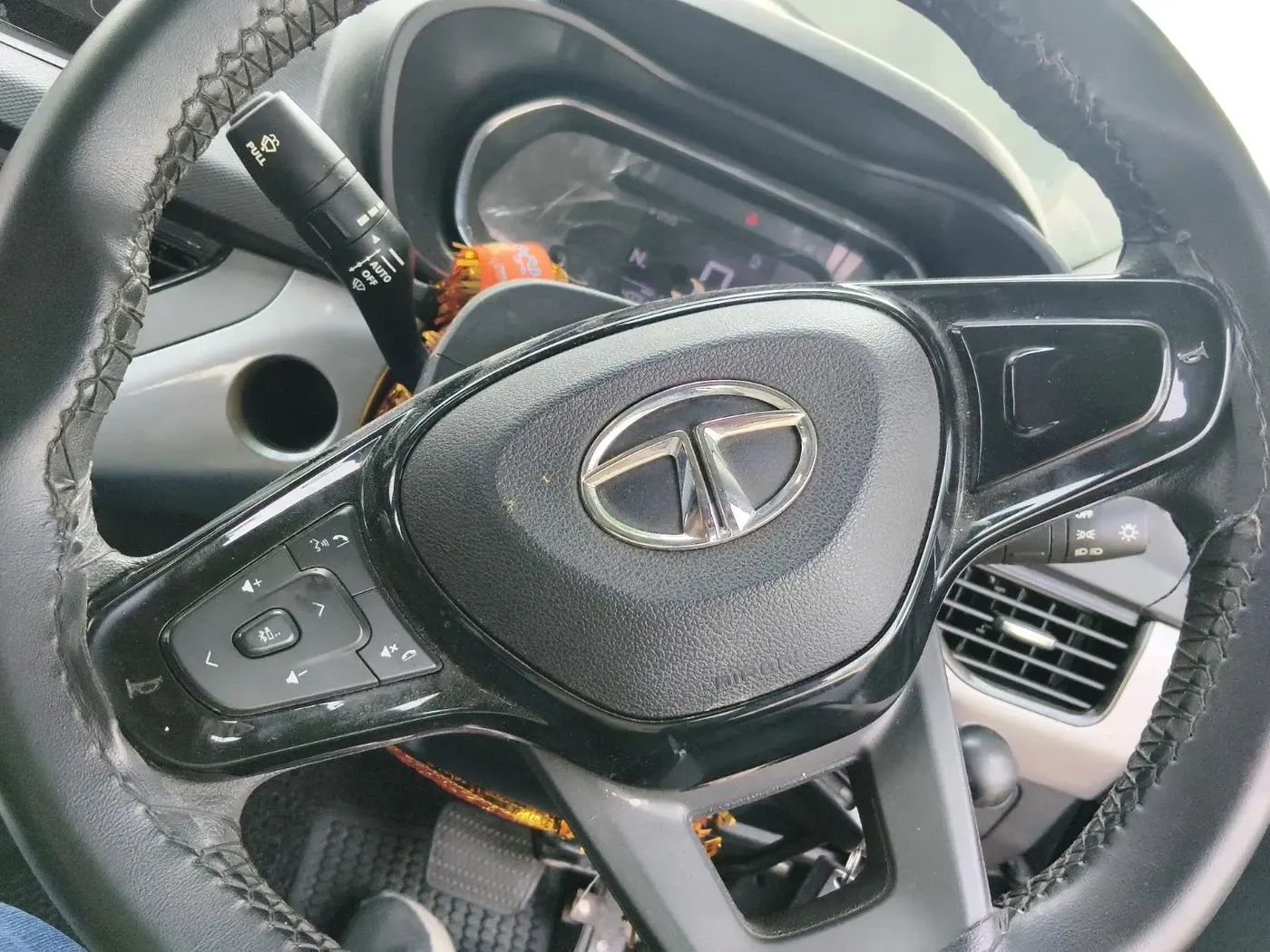 2021 Tata NEXON XMA SUNROOF PETROL, Petrol, Automatic, 40,064 km, interior