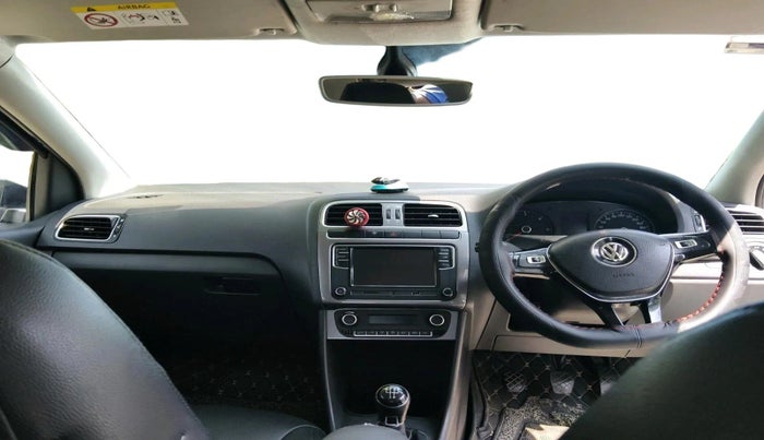 2017 Volkswagen Polo HIGHLINE PLUS 1.5 16 ALLOY, Diesel, Manual, 1,12,957 km, interior