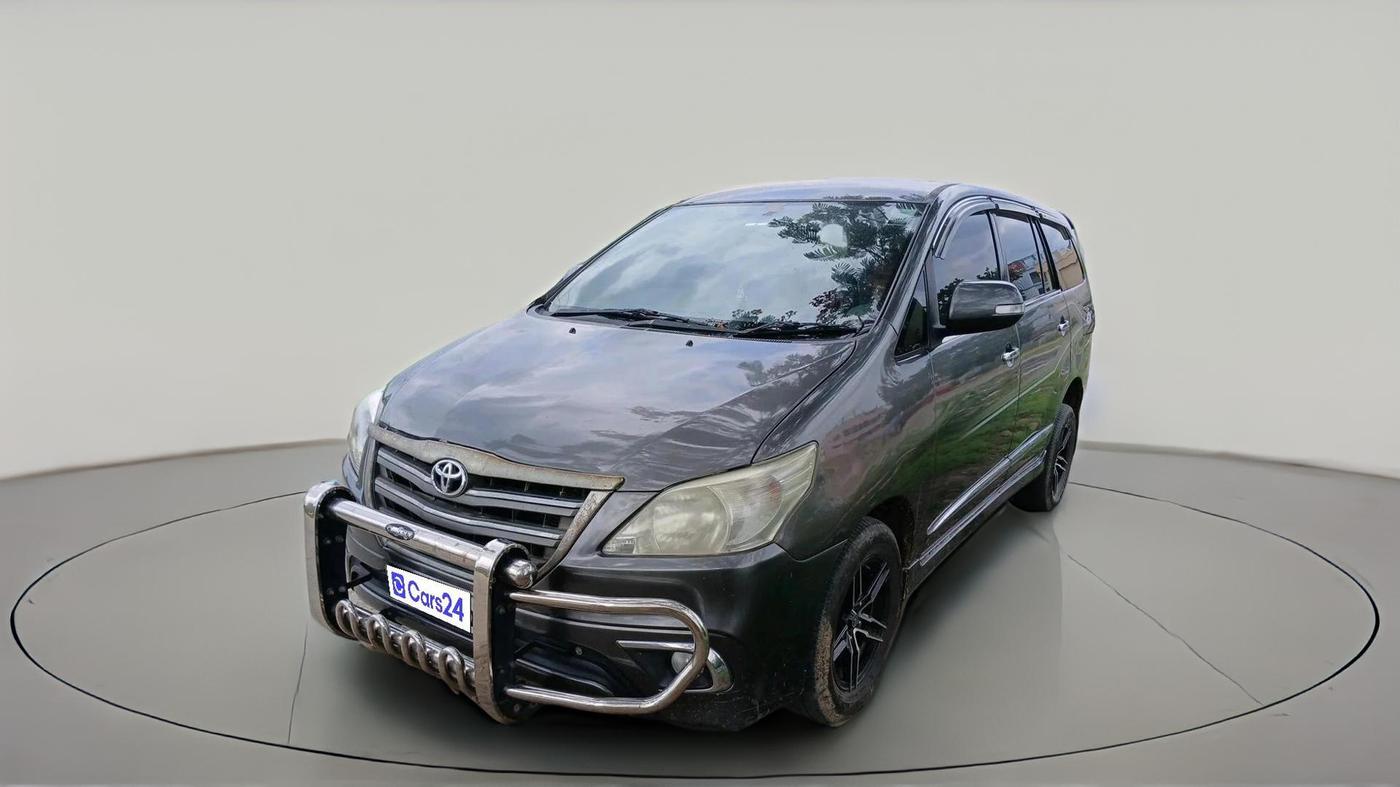 2015 Toyota Innova 2.5 ZX 7 STR, Diesel, Manual, 1,82,007 km, exterior