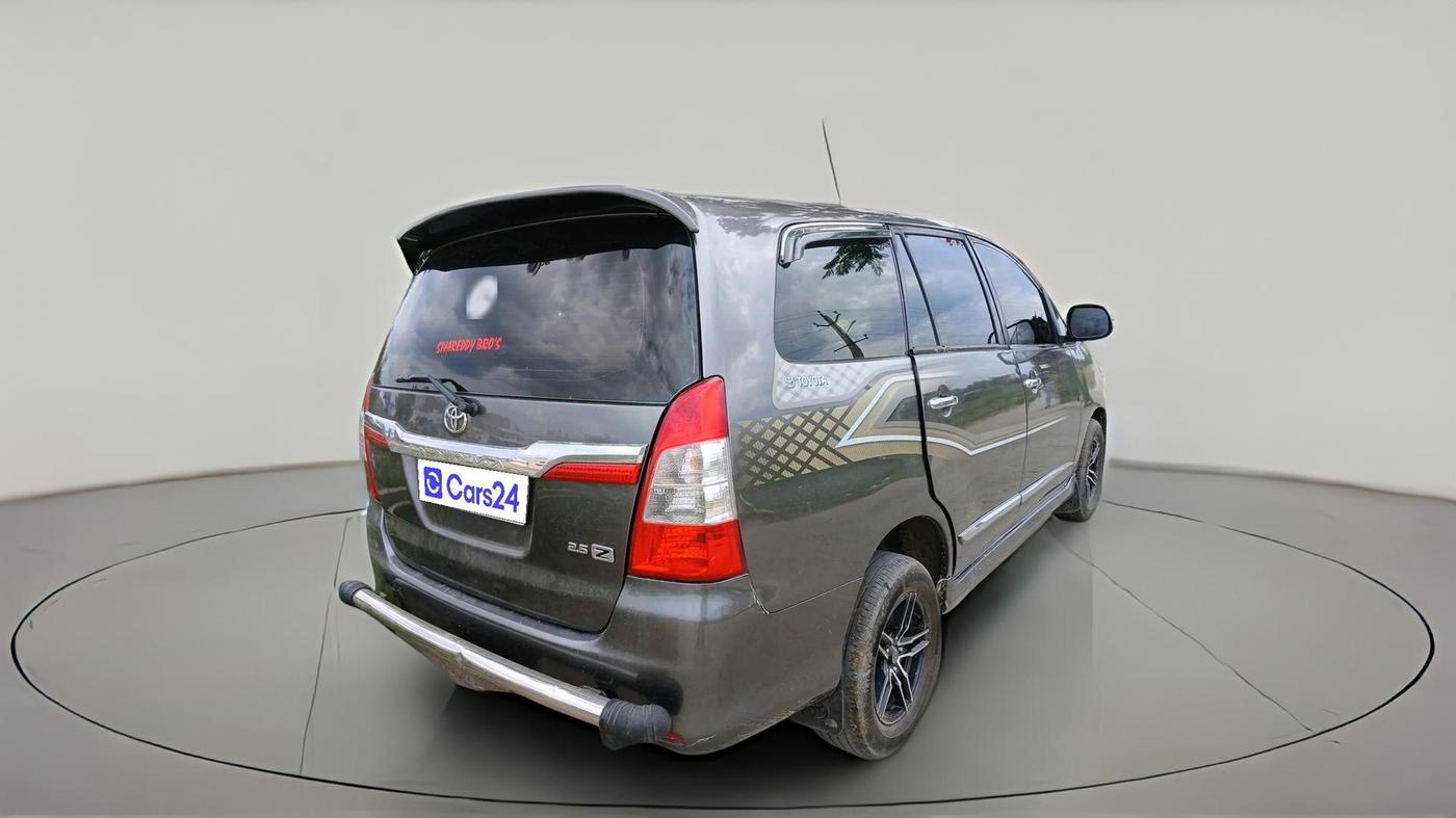 2015 Toyota Innova 2.5 ZX 7 STR, Diesel, Manual, 1,82,007 km, exterior