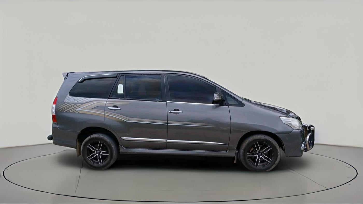 2015 Toyota Innova 2.5 ZX 7 STR, Diesel, Manual, 1,82,007 km, exterior
