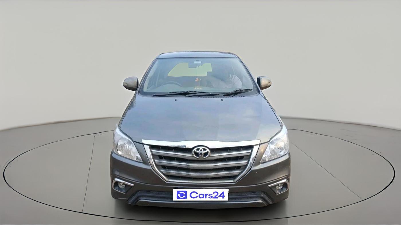 2014 Toyota Innova 2.5 VX 8 STR, Diesel, Manual, 2,76,627 km, exterior