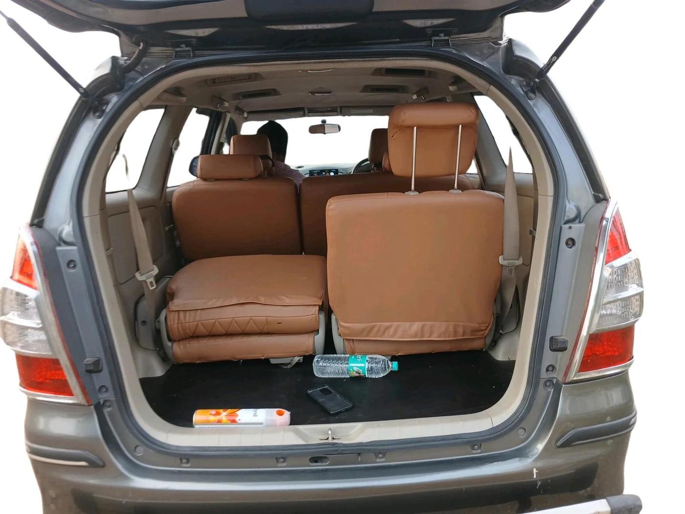 2014 Toyota Innova 2.5 VX 8 STR, Diesel, Manual, 2,76,627 km, exterior
