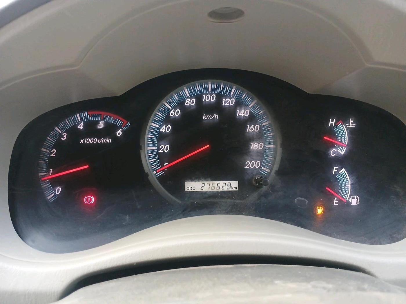 2014 Toyota Innova 2.5 VX 8 STR, Diesel, Manual, 2,76,627 km, interior