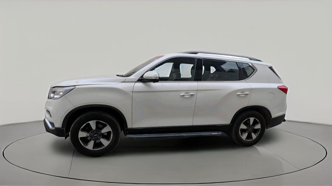 2020 Mahindra ALTURAS G4 4WD AT, Diesel, Automatic, 80,011 km, exterior