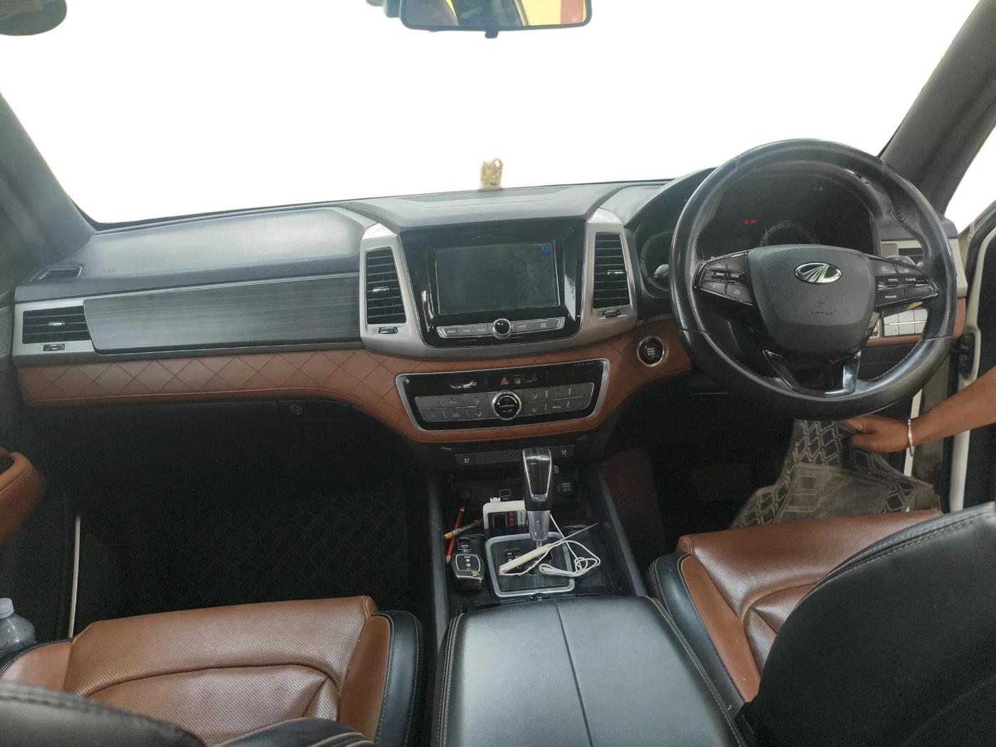 2020 Mahindra ALTURAS G4 4WD AT, Diesel, Automatic, 80,011 km, interior