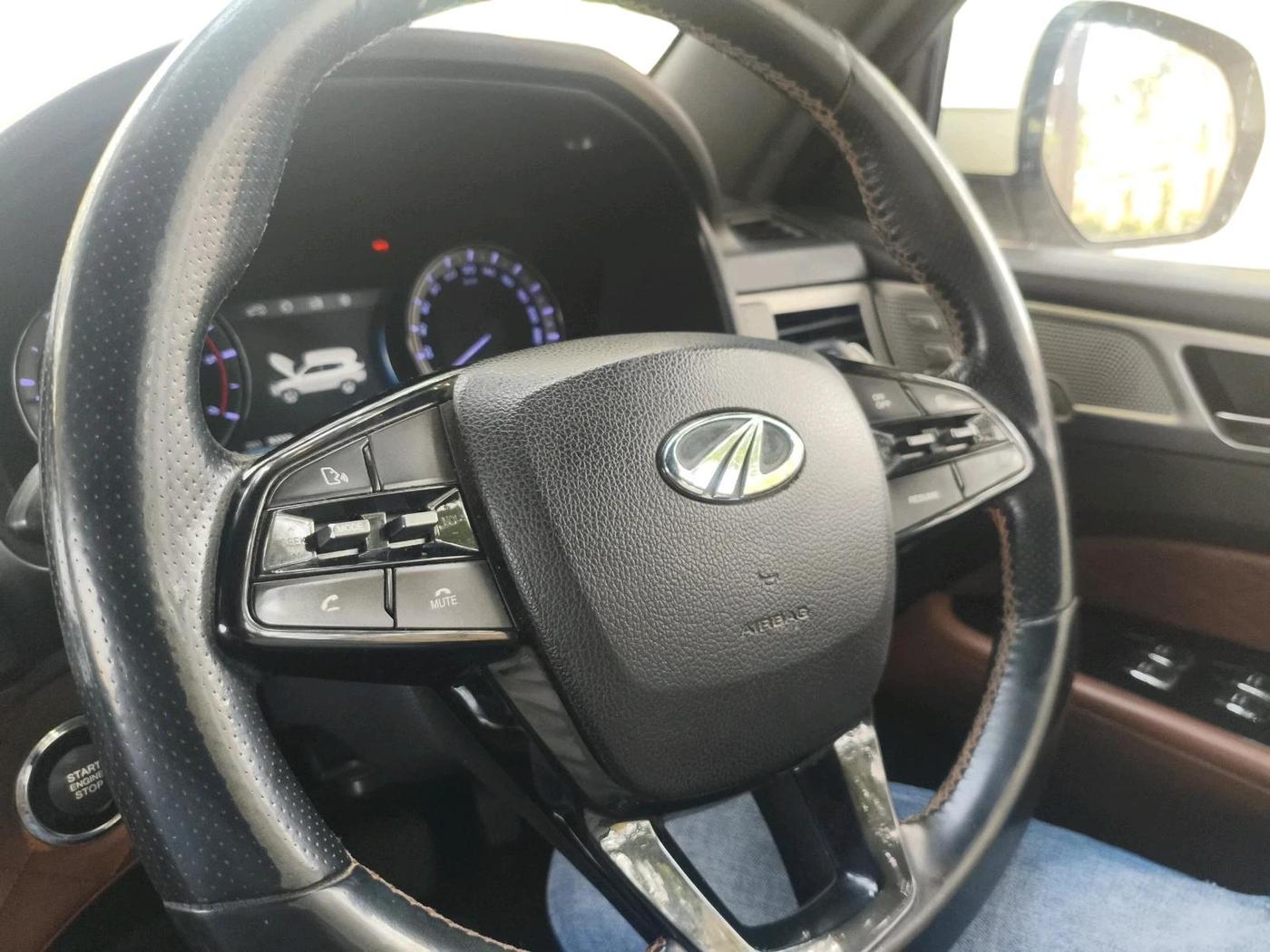 2020 Mahindra ALTURAS G4 4WD AT, Diesel, Automatic, 80,011 km, interior