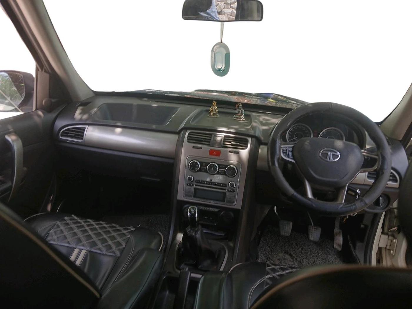 2016 Tata Safari Storme 2.2 EX 4X2, Diesel, Manual, 1,51,026 km, interior