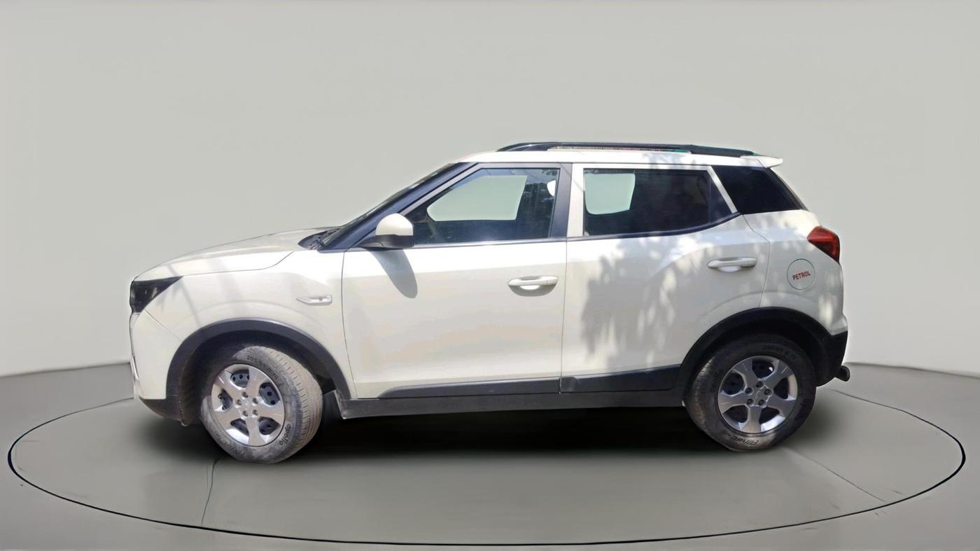 2020 Mahindra XUV300 W6 1.2 PETROL, Petrol, Manual, 15,224 km, exterior
