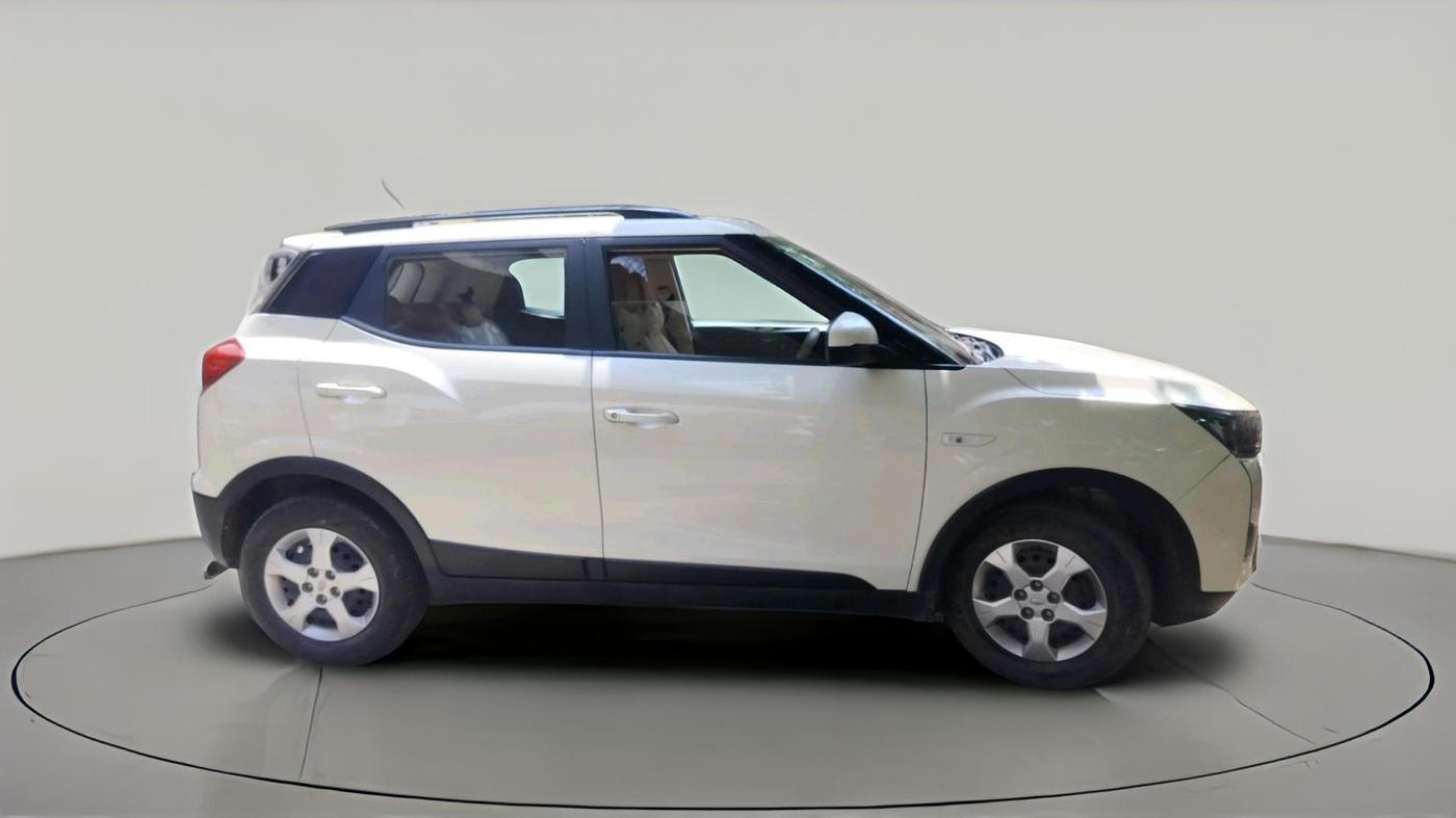 2020 Mahindra XUV300 W6 1.2 PETROL, Petrol, Manual, 15,224 km, exterior