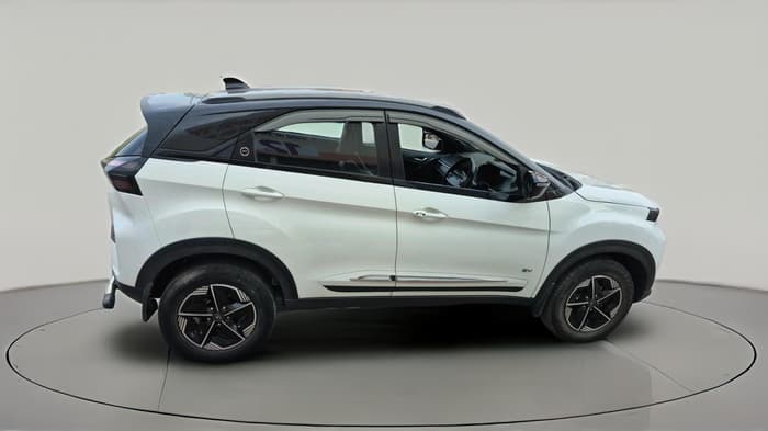 2023 Tata NEXON EV FEARLESS LONG RANGE, Electric, Automatic, 85,672 km, exterior