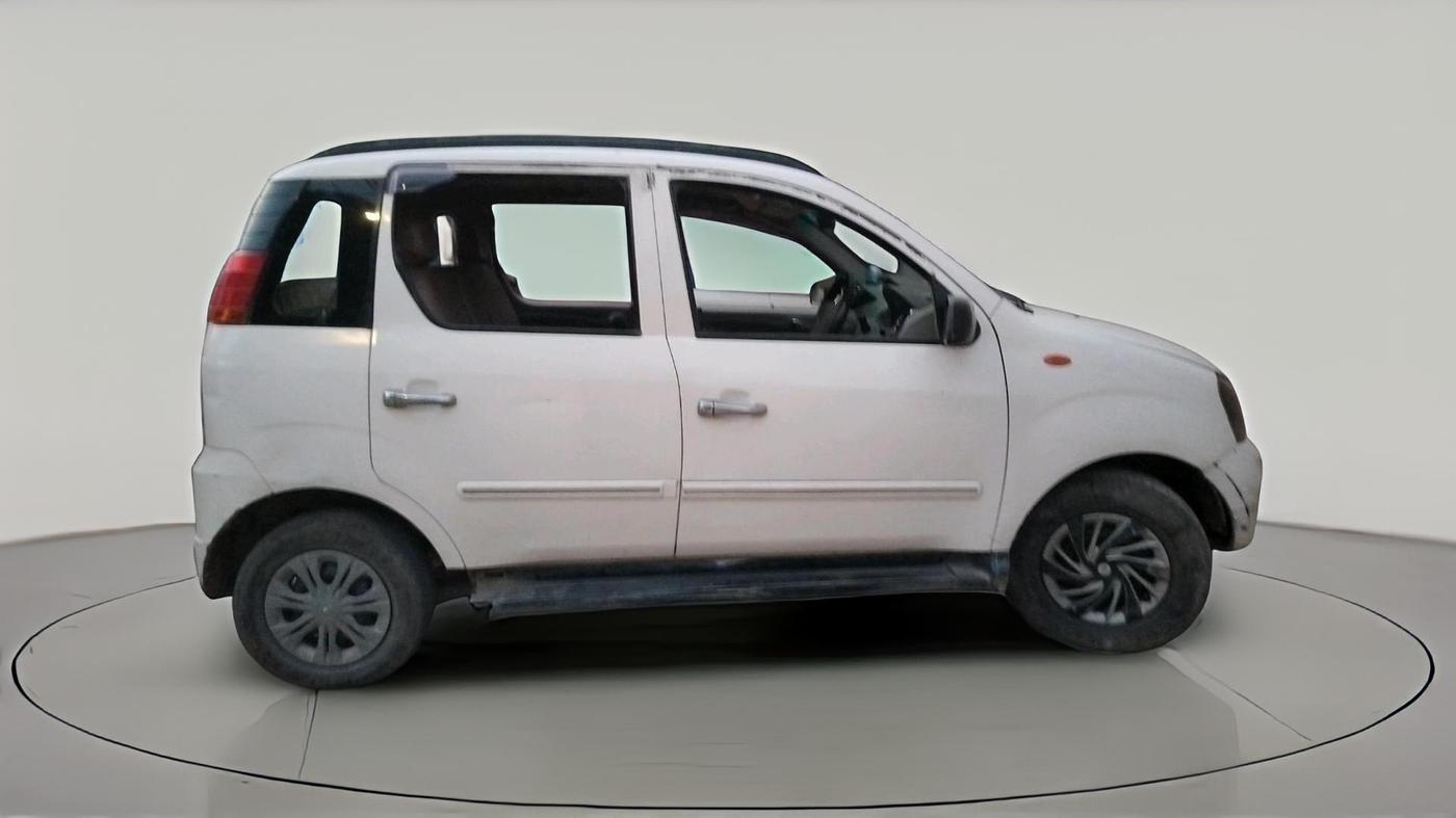 2013 Mahindra Quanto C6, Diesel, Manual, 1,39,865 km, exterior