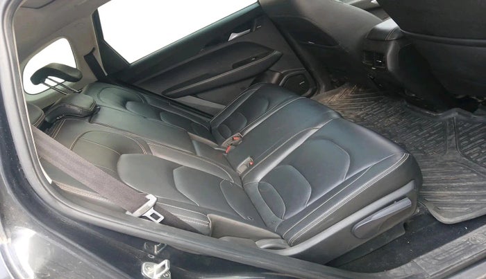 2019 MG HECTOR SHARP 2.0 DIESEL, Diesel, Manual, 1,16,084 km, interior