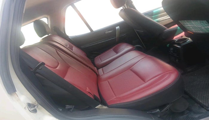 2016 Tata Safari Storme 2.2 EX 4X2, Diesel, Manual, 1,29,557 km, interior