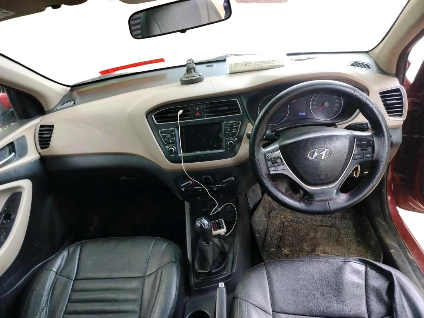 2019 Hyundai Elite i20 SPORTZ PLUS 1.2, Petrol, Manual, 79,379 km, interior