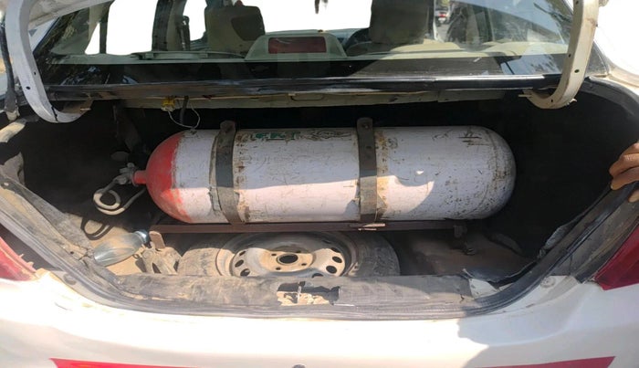 2016 Maruti Swift Dzire LXI, CNG, Manual, 96,818 km, exterior