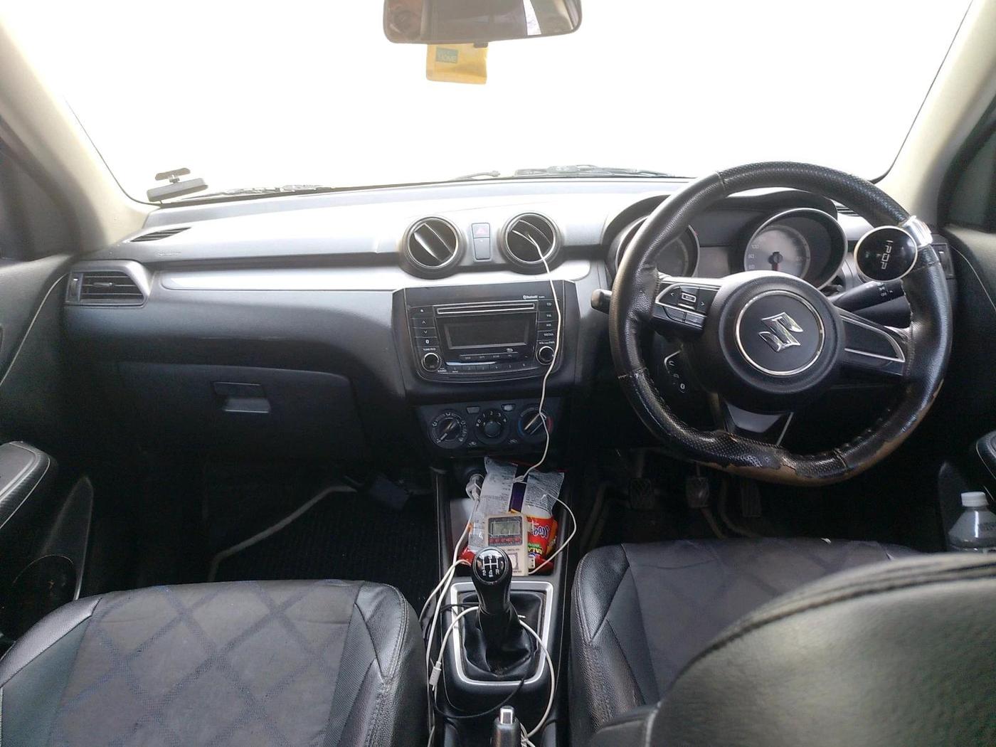 2018 Maruti Swift VXI, CNG, Manual, 87,836 km, interior