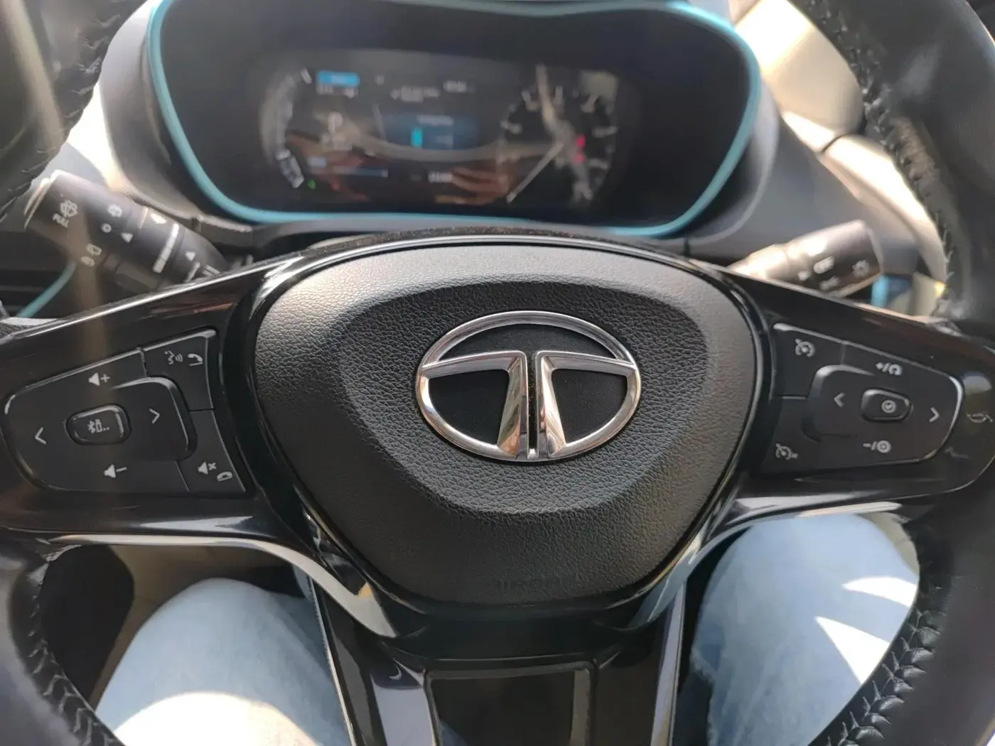 2022 Tata NEXON EV XZ PLUS LUX, Electric, Automatic, 33,557 km, interior