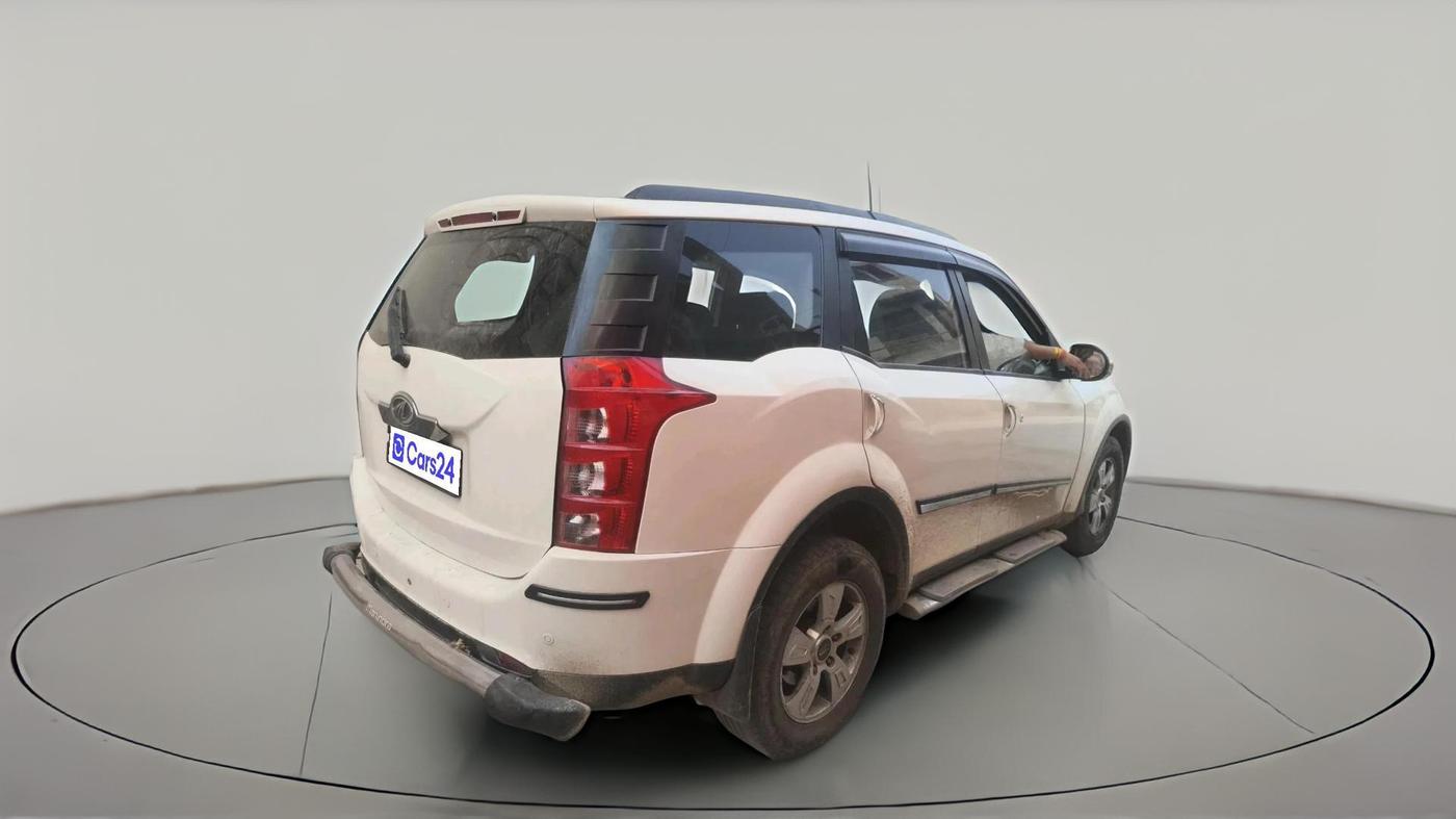 2014 Mahindra XUV500 W8, Diesel, Manual, 1,07,457 km, exterior