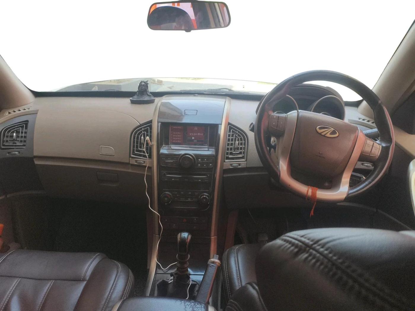 2014 Mahindra XUV500 W8, Diesel, Manual, 1,07,457 km, interior
